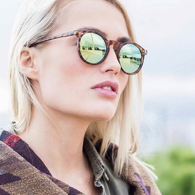 https://fontbella.com/cdn/shop/products/0-main-fashion-designer-classic-round-sunglasses-women-retro-brand-sun-glasses-female-colorful-coating-mirror-vintage-oculos-de-sol_800x.png?v=1670374878